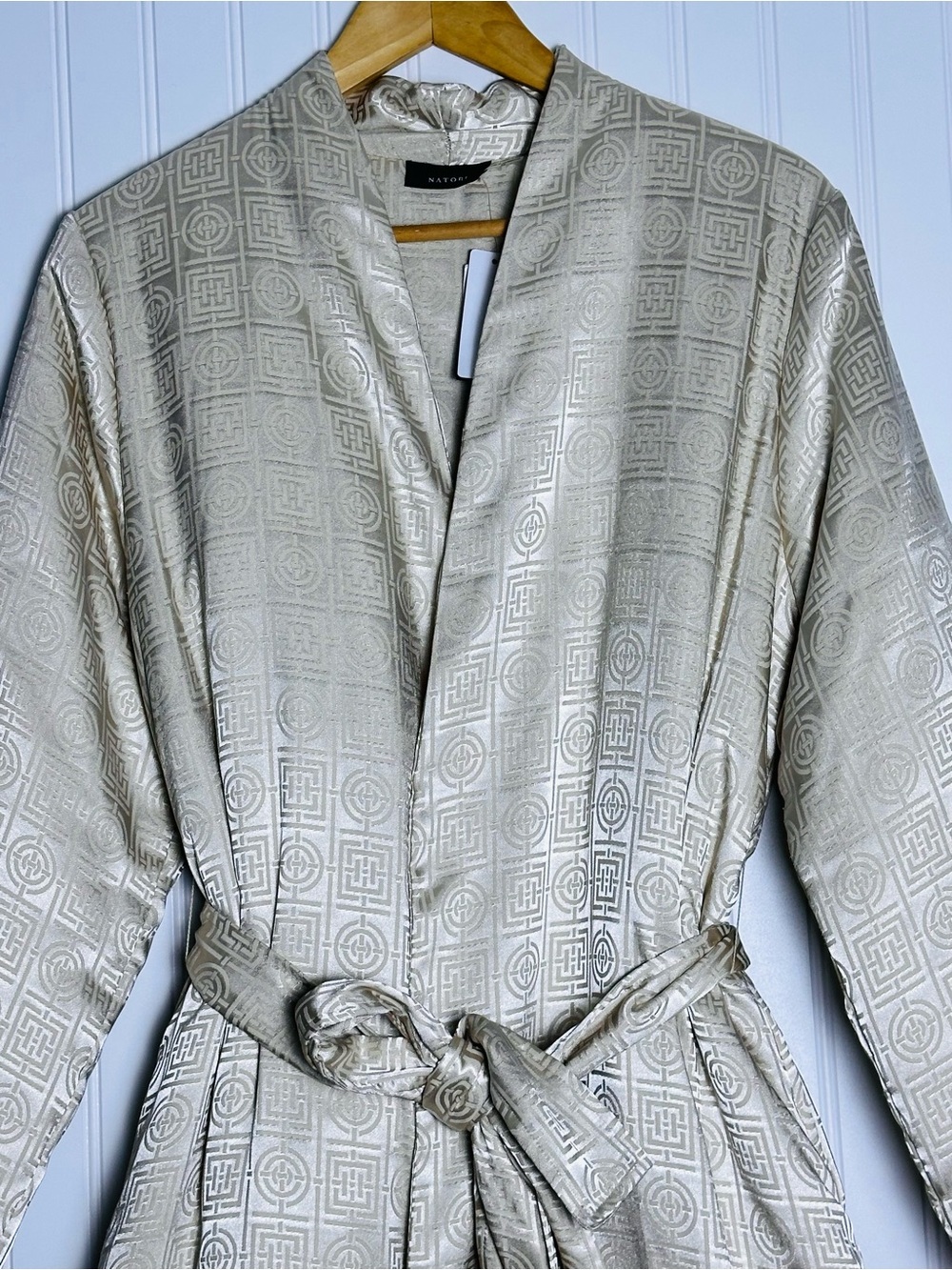 Natori Women's Infinity Jacquard Puffer Robe Color Light Taupe Size XS NWT - Picture 3 of 11